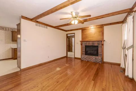 Living - 1402 E Indiana Ave, Pontiac, IL 61764 photo 1 of 6