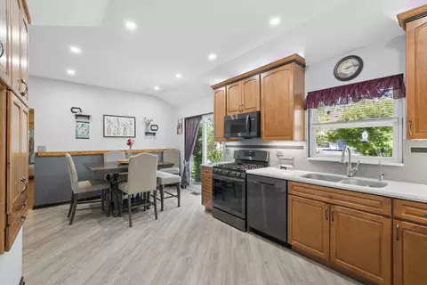 Kitchen - 1106 Maple Ct, Lockport, IL 60441 photo 1 of 2
