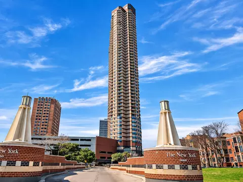 3660 N Lake Shore Dr #502, Chicago, IL 60613
