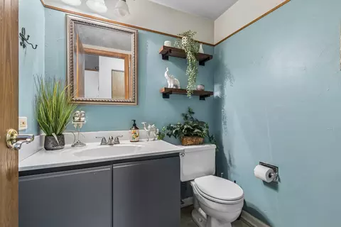 Bath - 404 Ballard Dr, Algonquin, IL 60102 photo 1 of 3