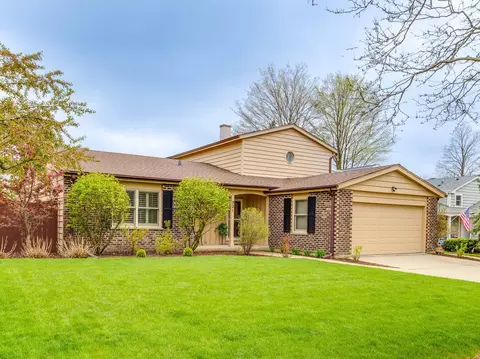 521 Sandy Ln, Libertyville, IL 60048