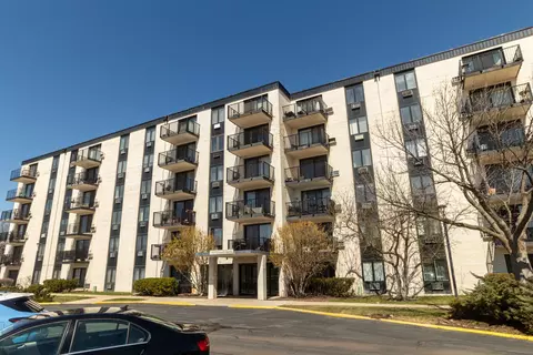 9128 W Terrace Dr #6L, Niles, IL 60714