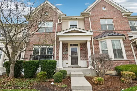 2125 Apple Hill Ln, Buffalo Grove, IL 60089