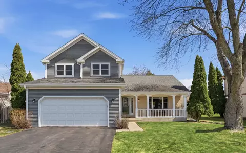 330 Indian Ridge Trl, Wauconda, IL 60084
