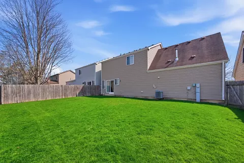 Exterior - 1758 Edith Ln, Aurora, IL 60504 photo 4 of 4