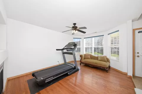 Living - 1758 Edith Ln, Aurora, IL 60504 photo 2 of 4