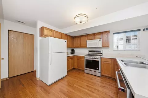 Kitchen - 1758 Edith Ln, Aurora, IL 60504 photo 1 of 2