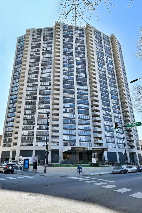 3930 N Pine Grove Ave #2501, Chicago, IL 60613