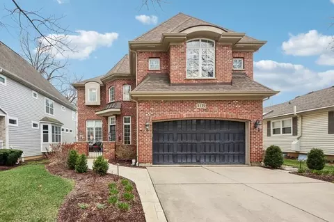1135 N Main St, Naperville, IL 60563