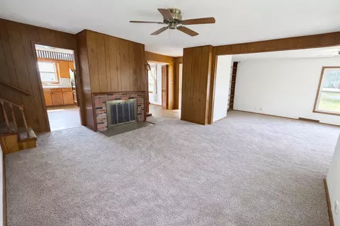 Living - 3580 Odin Rd, Odin, IL 62870 photo 1 of 6