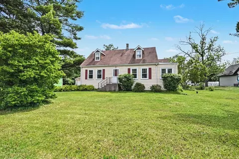 8901 Elm Ave, Burr Ridge, IL 60527