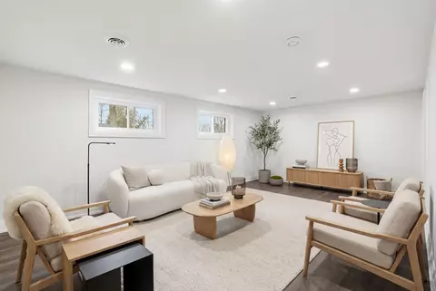 Living - 1430 Emmerson Ln, Mount Prospect, IL 60056 photo 3 of 3