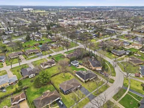 View/Area - 1430 Emmerson Ln, Mount Prospect, IL 60056 photo 4 of 5