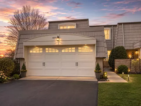 660 Versailles Cir #F, Elk Grove Village, IL 60007