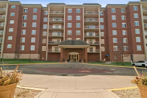 8340 Callie Ave #402, Morton Grove, IL 60053