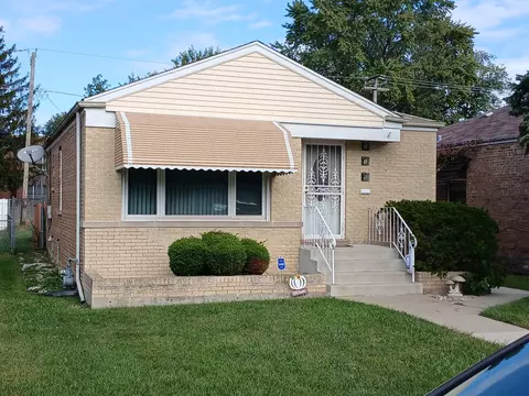 215 W 146th St, Riverdale, IL 60827