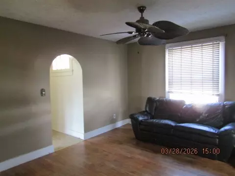 Living - 2334 18th Ave, Moline, IL 61265 photo 6 of 7
