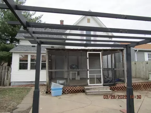 Exterior - 2334 18th Ave, Moline, IL 61265 photo 7 of 15