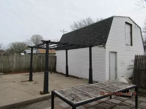 Exterior - 2334 18th Ave, Moline, IL 61265 photo 5 of 15
