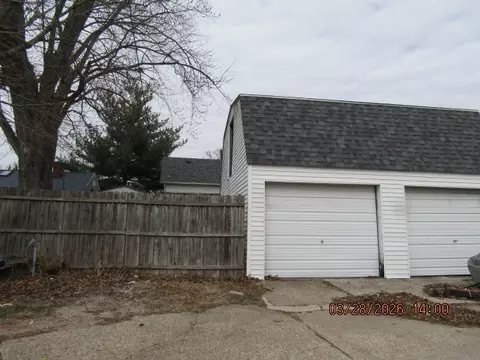 Exterior - 2334 18th Ave, Moline, IL 61265 photo 1 of 15