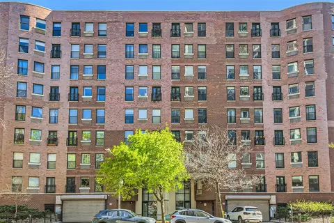 711 W Gordon Ter #701, Chicago, IL 60613