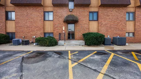 1010 Arlene Ct #5, Bloomington, IL 61701