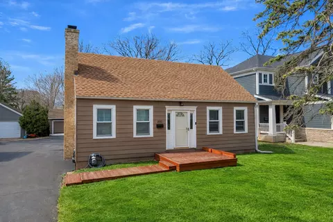1032 Sheridan Ave, Deerfield, IL 60015