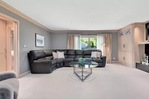 Living - 1378 Colonial Sq, Wheaton, IL 60189 photo 4 of 4