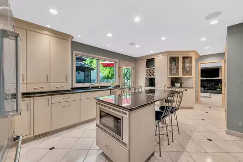 Kitchen - 1378 Colonial Sq, Wheaton, IL 60189 photo 2 of 2