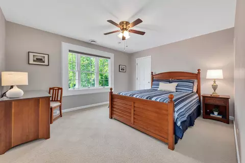 Bedroom - 1378 Colonial Sq, Wheaton, IL 60189 photo 3 of 4