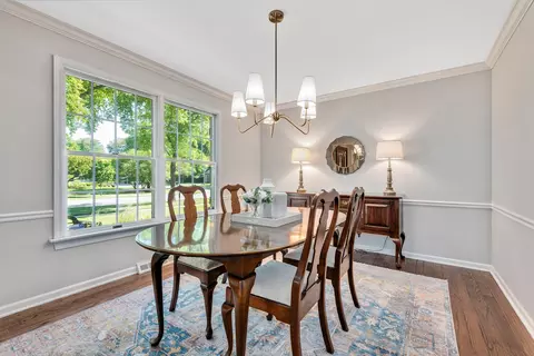 Dining - 1378 Colonial Sq, Wheaton, IL 60189 photo 1 of 1