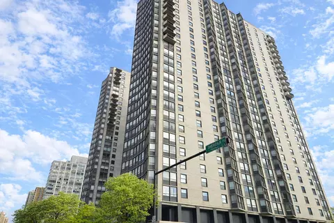 5701 N Sheridan Rd #30T, Chicago, IL 60660