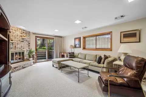 Living - 621 Echo Ln, Glenview, IL 60025 photo 3 of 4