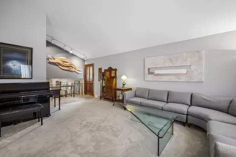 Living - 621 Echo Ln, Glenview, IL 60025 photo 2 of 4