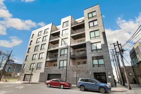 650 N Morgan St #202, Chicago, IL 60642