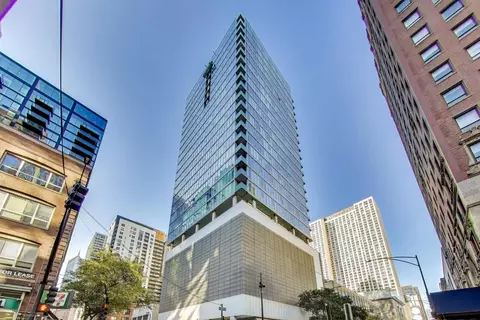 550 N Saint Clair St #1306, Chicago, IL 60611