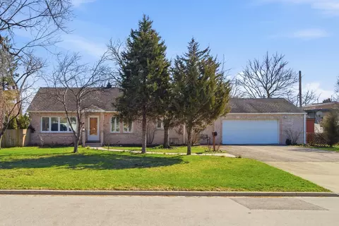 10033 Montrose Ave, Schiller Park, IL 60176