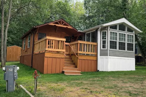 21-54 Woodhaven Lakes Dr, Sublette, IL 61367