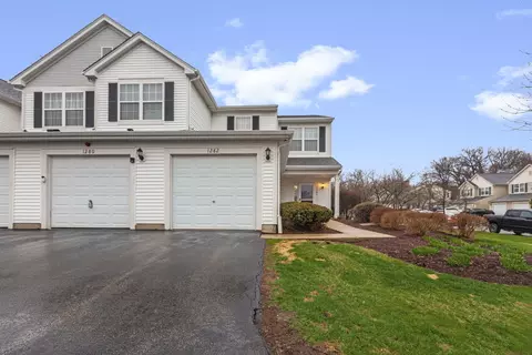 1280 Brookdale Dr, Carpentersville, IL 60110