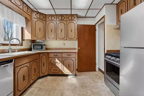 Kitchen - 359 Crotty Ave, Seneca, IL 61360 photo 1 of 5
