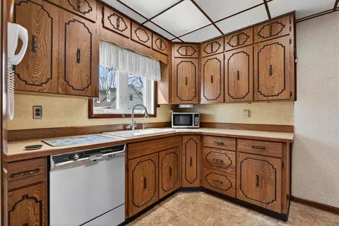 Kitchen - 359 Crotty Ave, Seneca, IL 61360 photo 2 of 5