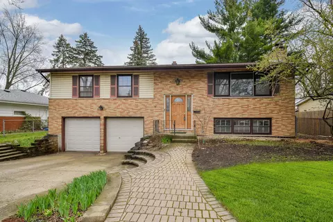 955 Ford Ave, Elgin, IL 60120
