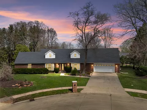 1908 Woodfield Rd, Champaign, IL 61822