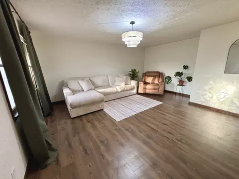 Living - 112 Donoho Dr, Salem, IL 62881 photo 2 of 3