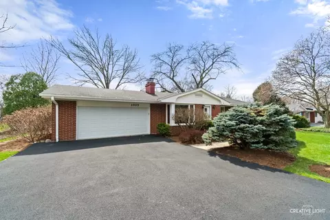 Exterior - 1005 Meadow Ln, Elgin, IL 60123 photo 1 of 5