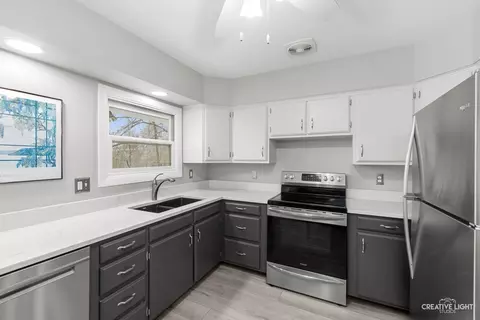 Kitchen - 1005 Meadow Ln, Elgin, IL 60123 photo 2 of 3