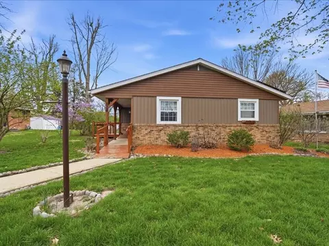 208 NW Madison St, Hopedale, IL 61747
