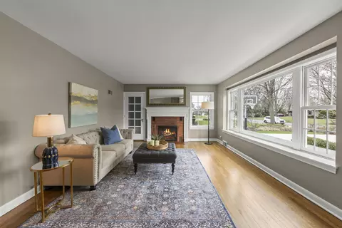 904 Gamon Rd, Wheaton, IL 60189 photo 6