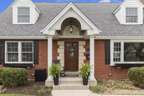 904 Gamon Rd, Wheaton, IL 60189 photo 2
