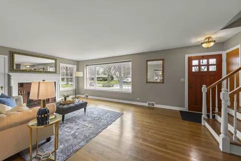 904 Gamon Rd, Wheaton, IL 60189 photo 5